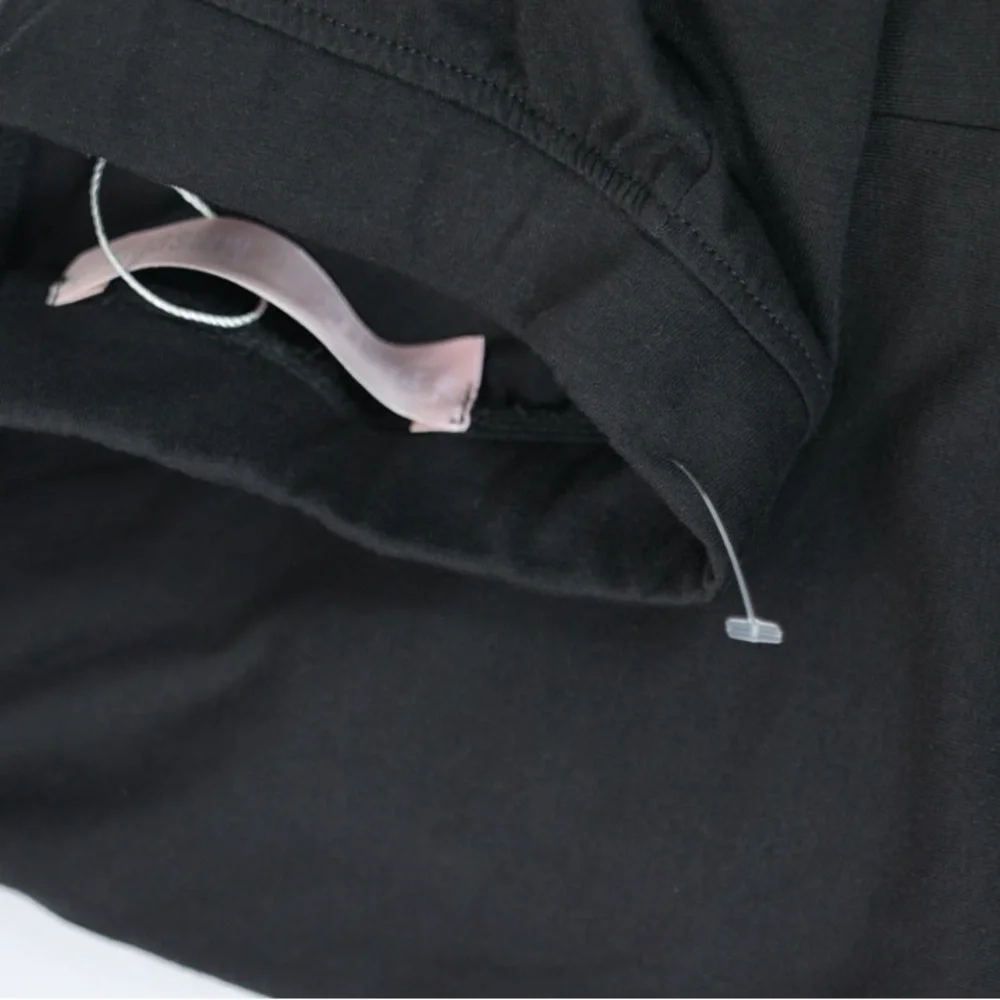 🅽🅴🆆 Missguided x 𝐏𝐋𝐀𝐘𝐁𝐎𝐘 black cycling shorts with Playboy bunny, 4